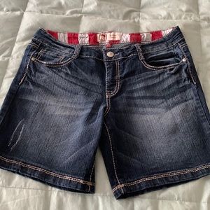 Lei “Ashley” Low Rise Jean Shorts with Patriotic Flap back pockets size 13